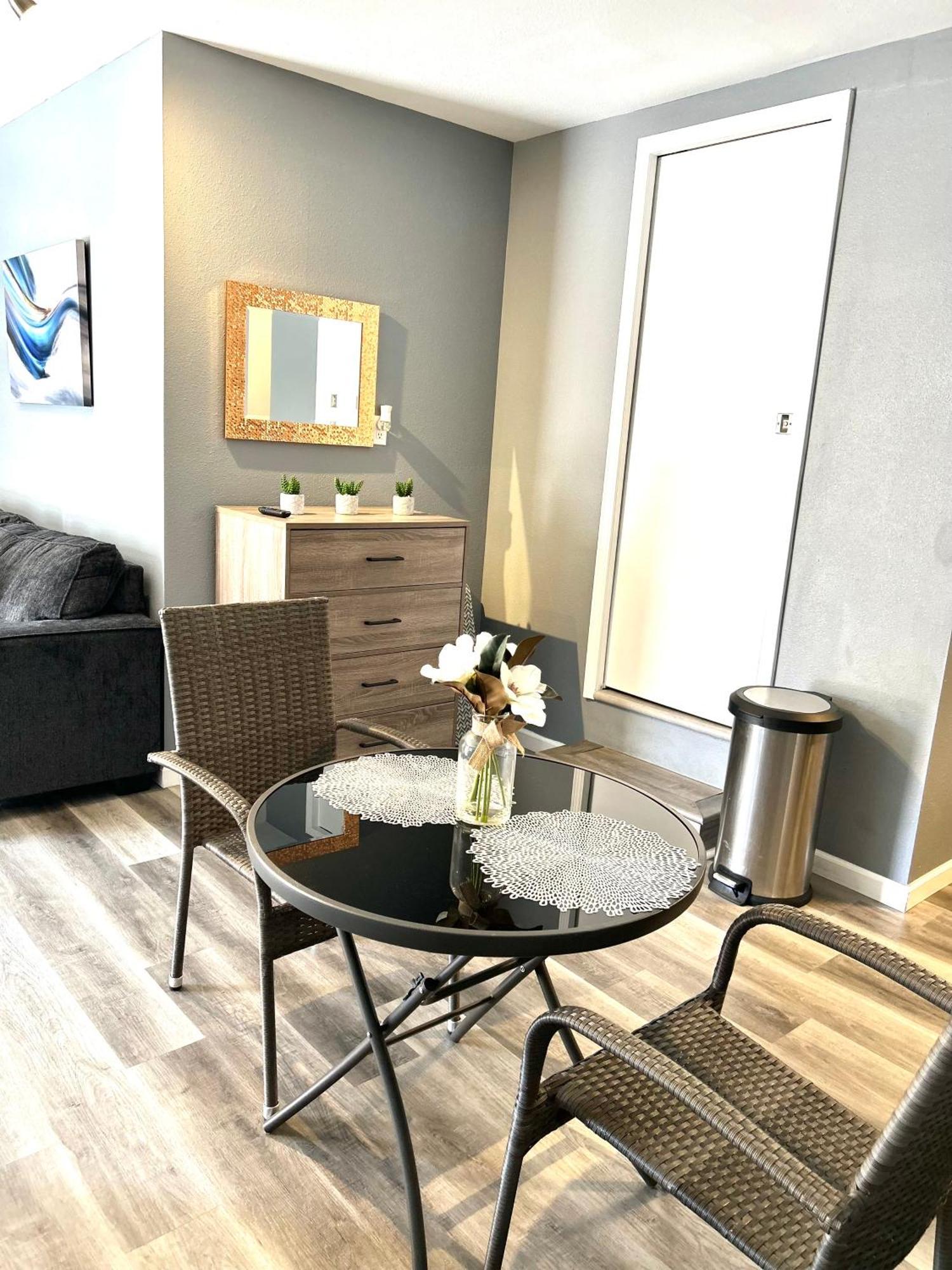 Spacious Studio With Private Entry 모레노밸리 외부 사진